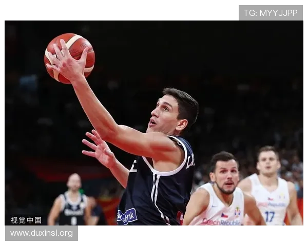 19岁捷克黑马掀翻前十本西奇